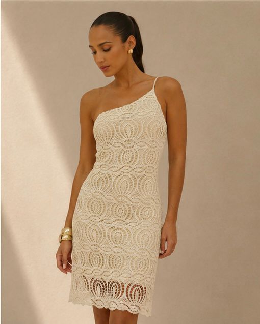 vestido crochet asimétrico